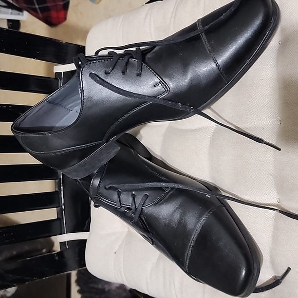 Calvin Klein Black Leather Oxfords - Picture 1 of 7